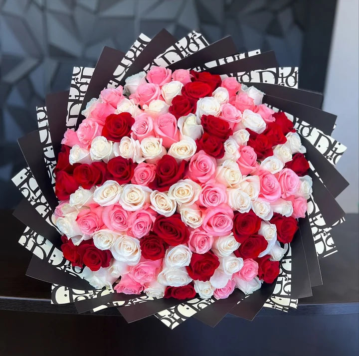 100 Pink/White/Red Roses on Black Dir Wrapping